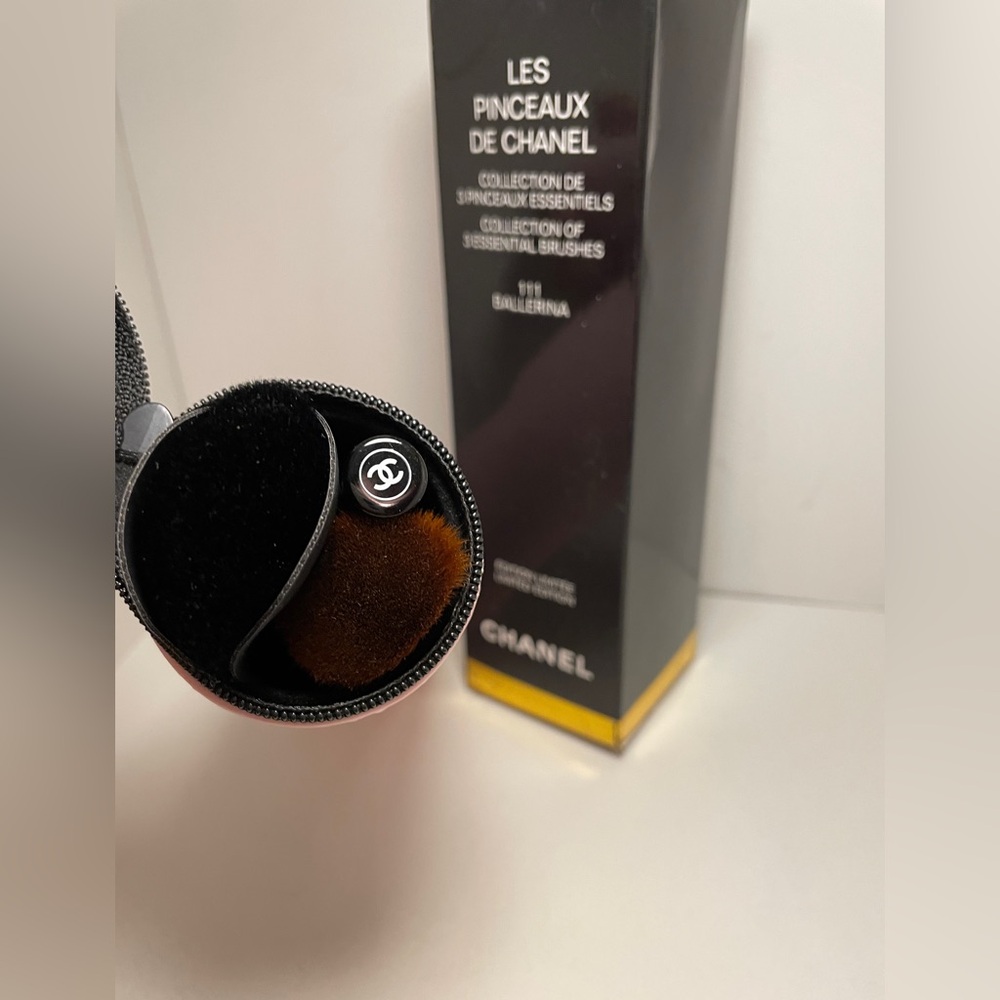 Chanel Makeup Brush Set - Black and Pink - Picture 9 of 10
